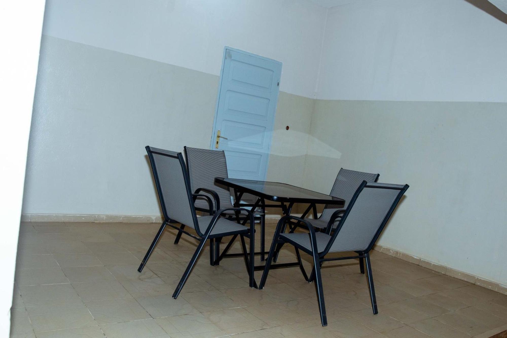 Studio Residence Condominium Ломе Екстер'єр фото